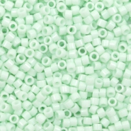 Abalorios Miyuki Delica's 11/0 Opaque light mint green DB-1496-1