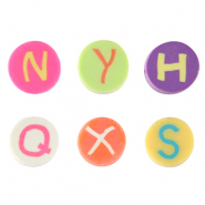 Abalorios de pol&iacute;meros letra Multicolor