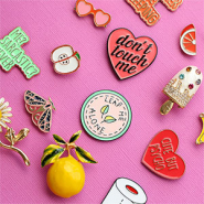 Set de inspiraciones Inspiración en bisutería con broches y pins veraniegos