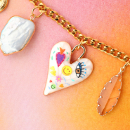 Set de inspiraciones Momento de inspiración con colgantes metálicos con esmalte