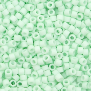 Abalorios Miyuki Delica's 11/0 Opaque matte light mint green DB-1516