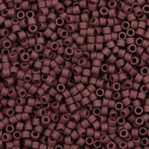 Abalorios Miyuki delica's 11/0 Opaque matte currant brown DB-1584