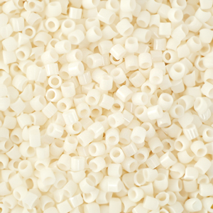Abalorios Miyuki Delica's 15/0 Opaque Bisque White DBS1494