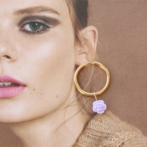 Crea bonitos brazaletes y anillos con los nuevos abalorios de rosas: