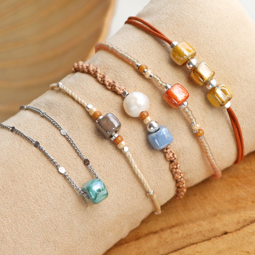 Set de inspiraci&oacute;n para crear elegante joyer&iacute;a con los abalorios de cer&aacute;mica DQ Griegos