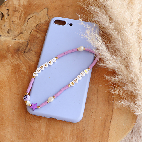 Manos a la obra con estos divertidos abalorios letras acrilicas