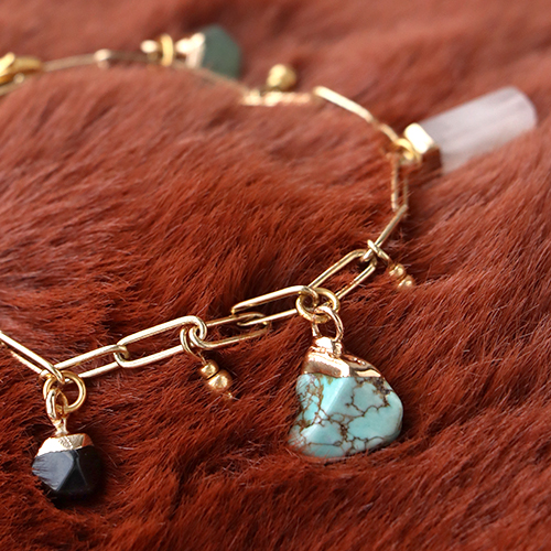 Manos a la obra con esta nueva colecci&oacute;n de preciosos colgantes de piedra natural