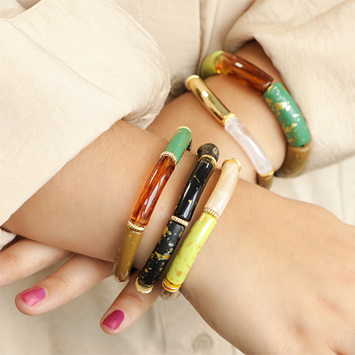 Manos a la obra con los abalorios acr&iacute;licos tubo