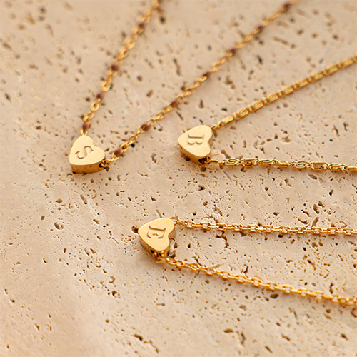 C&oacute;mo dise&ntilde;ar collares y pulseras con abalorios de letras