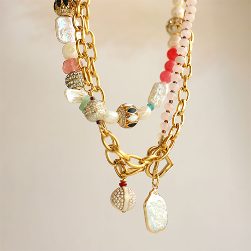 Crea joyas elegantes con abalorios bohemios