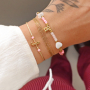 Ponte en marcha y crea pulseras y collares con abalorios letras