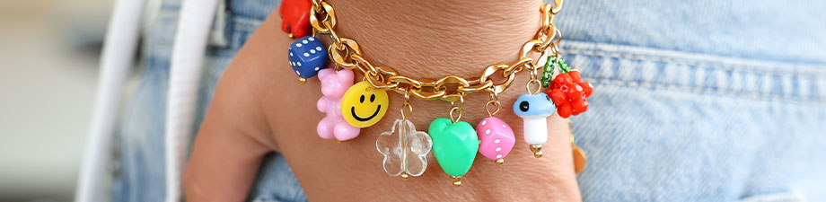 Nueva colección de abalorios acrílicos: dados y corazones Nueva colección de abalorios acrílicos: dados y corazones