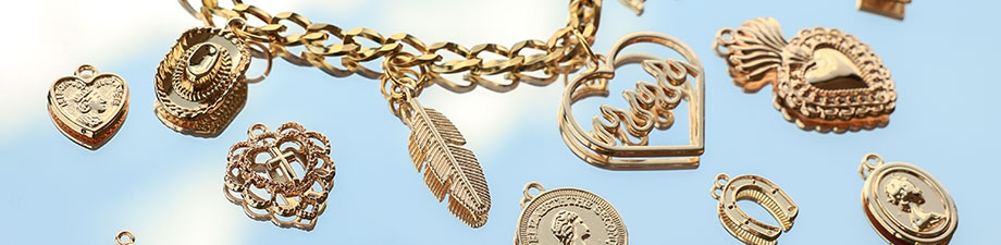 ¡Recién llegados! Magníficos colgantes metálicos ¡Recién llegados! Magníficos colgantes metálicos