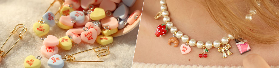 Reci&eacute;n llegados: Coloridos colgantes de resina navide&ntilde;os 