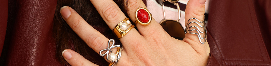 Nueva serie de anillos de acero inoxidable con piedras