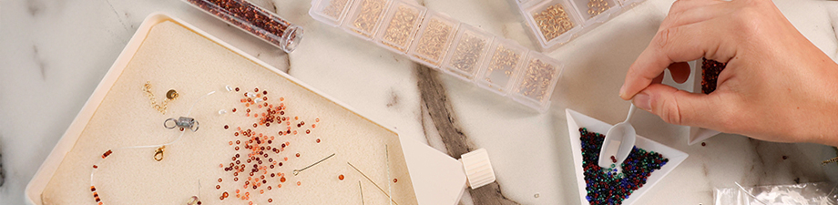 Organiza tus abalorios con cajas de almacenamiento